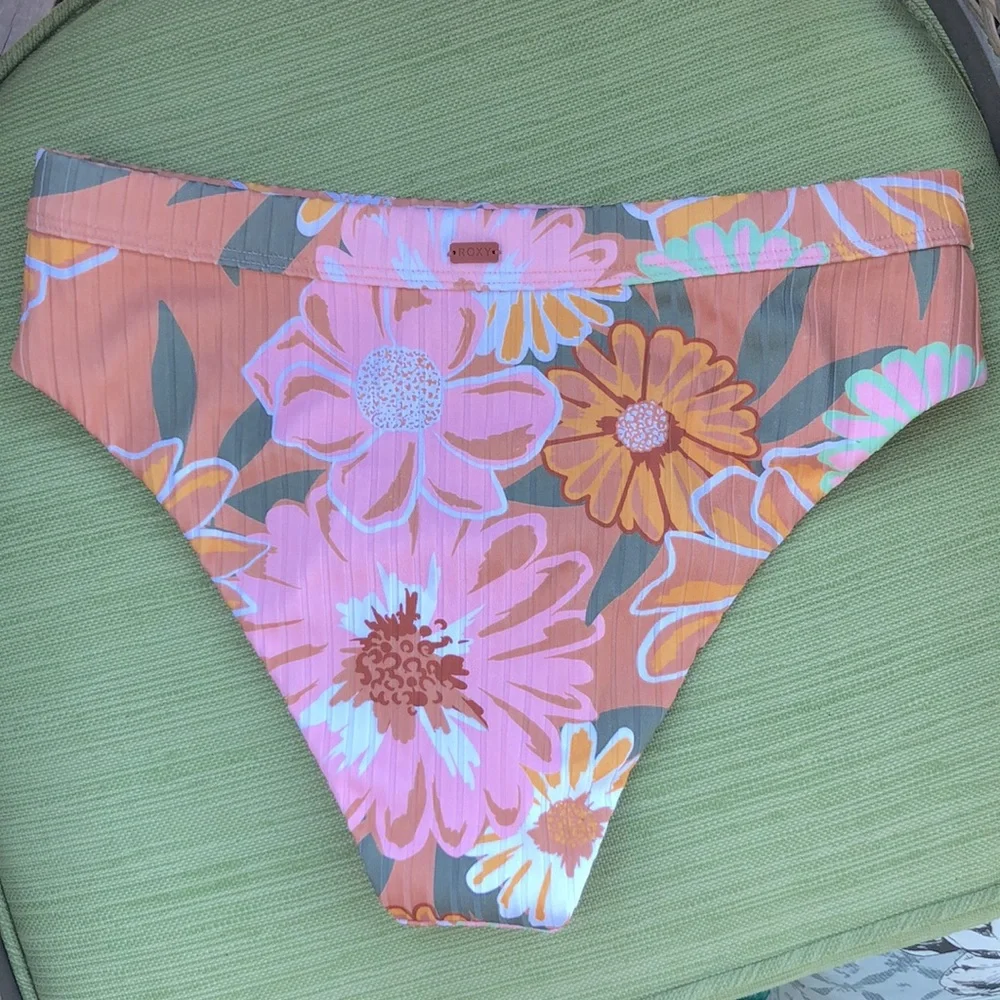 NWOT Roxy Bikini Set - Picture 7 of 16